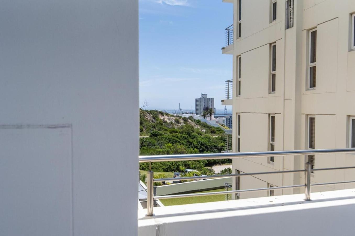 The Pearls 2Nd Floor Luxury Apartment Port Elizabeth Exterior photo